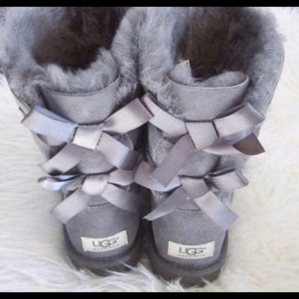 Uggs gray with lace bows on back